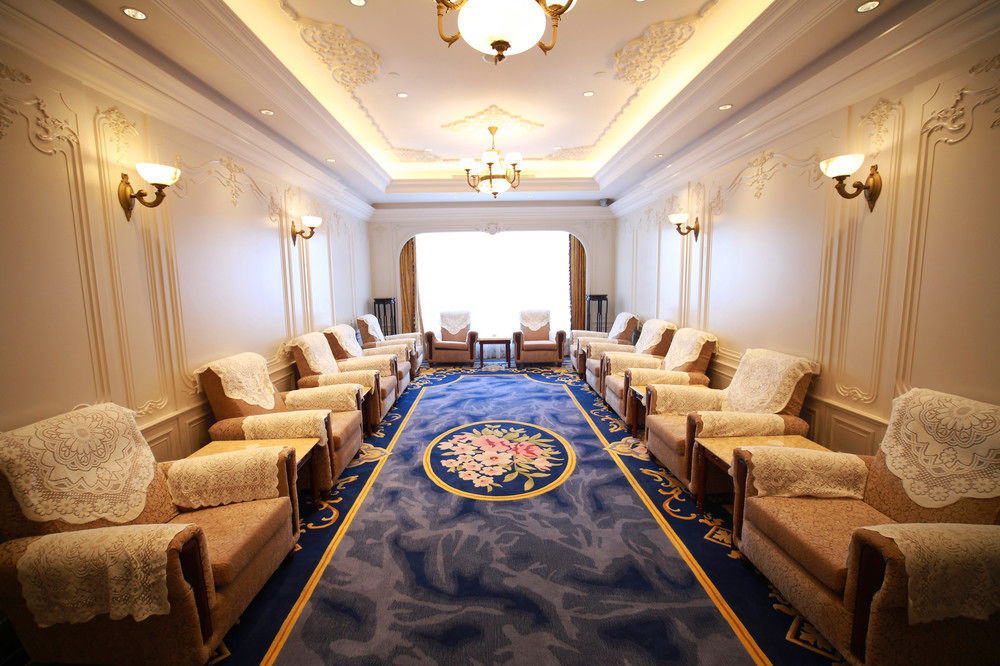 Hotel Donghu Collection 4*